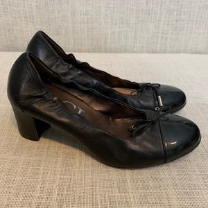 AGL Black leather Cap toe pump 39.5 EU